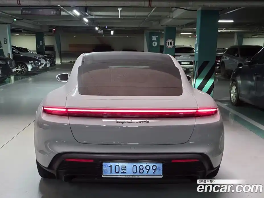 Porsche Taycan 2023 Автомат в Москве № 231020, фото 3