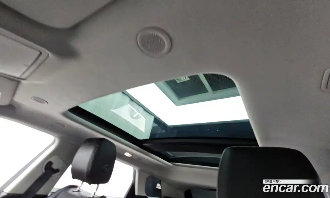 Land Rover Range-Rover Evoque 2023 2.0 Автомат в Москве № 231104, фото 17