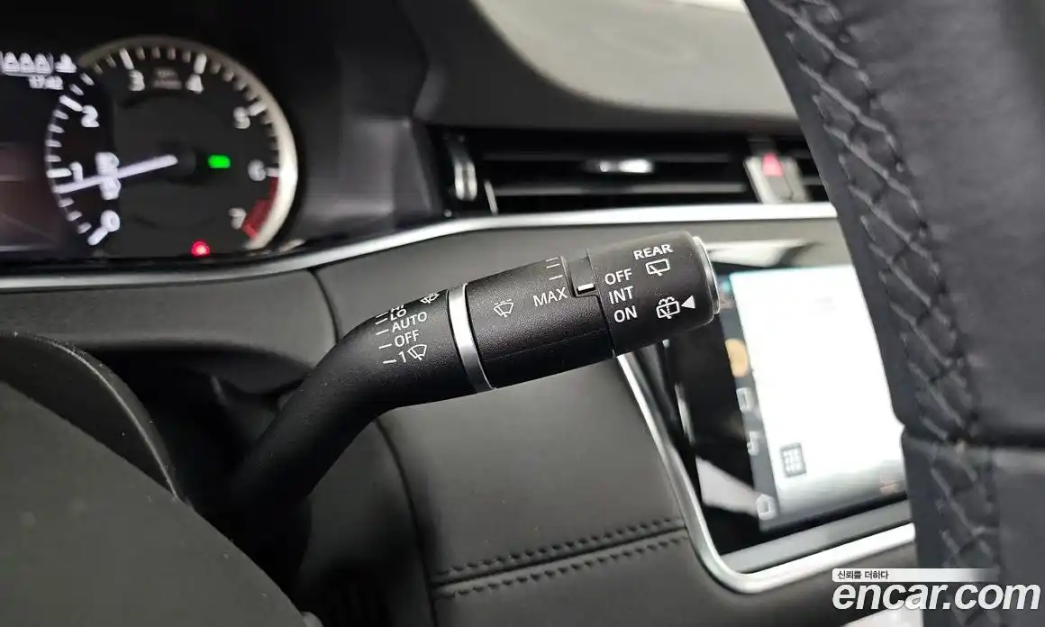 Land Rover Range-Rover Evoque 2023 2.0 Автомат в Москве № 231104, фото 18