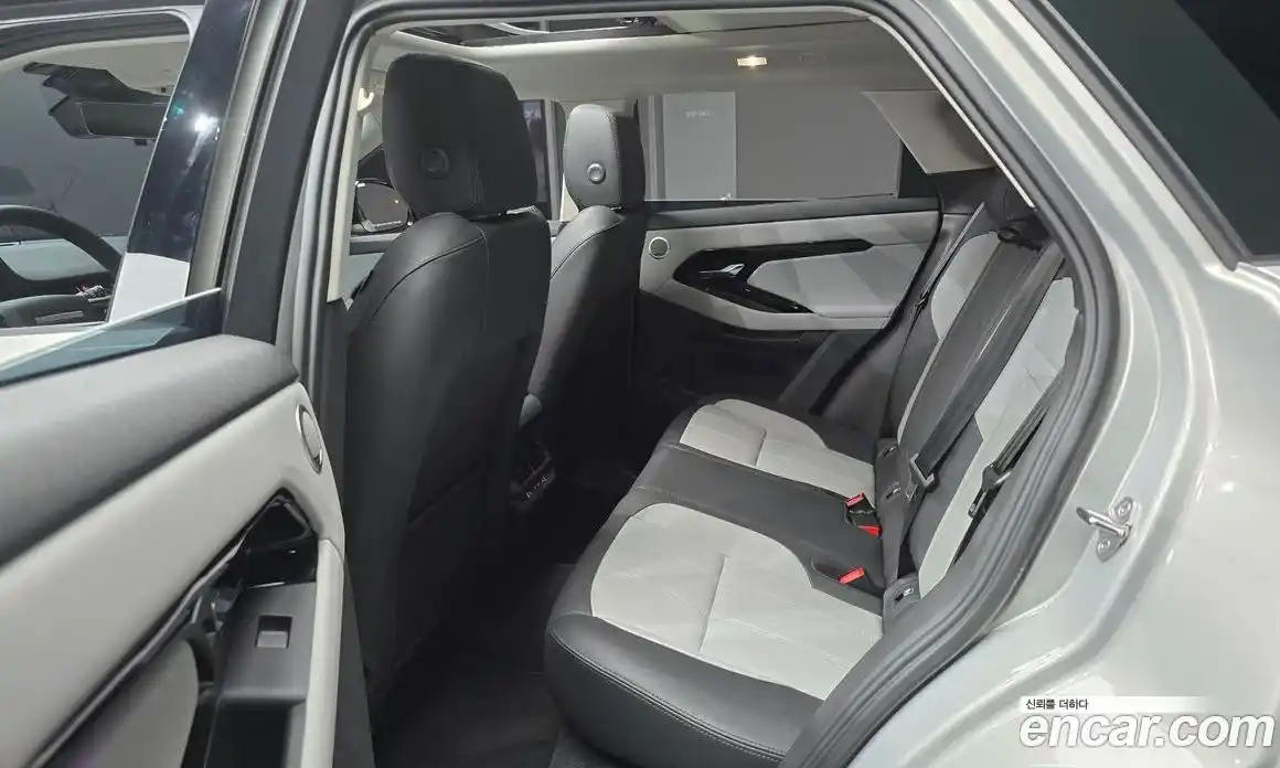 Land Rover Range-Rover Evoque 2025 2.0 Автомат в Москве № 231164, фото 4