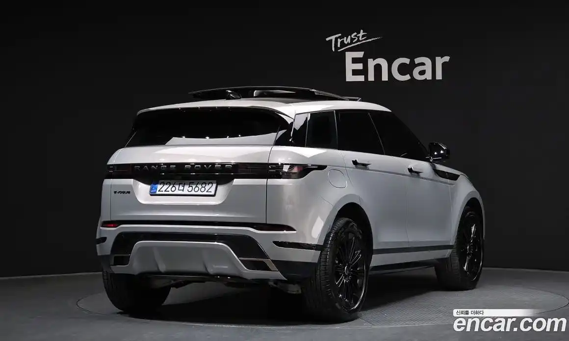 Land Rover Range-Rover Evoque 2025 2.0 Автомат в Москве № 231164, фото 8