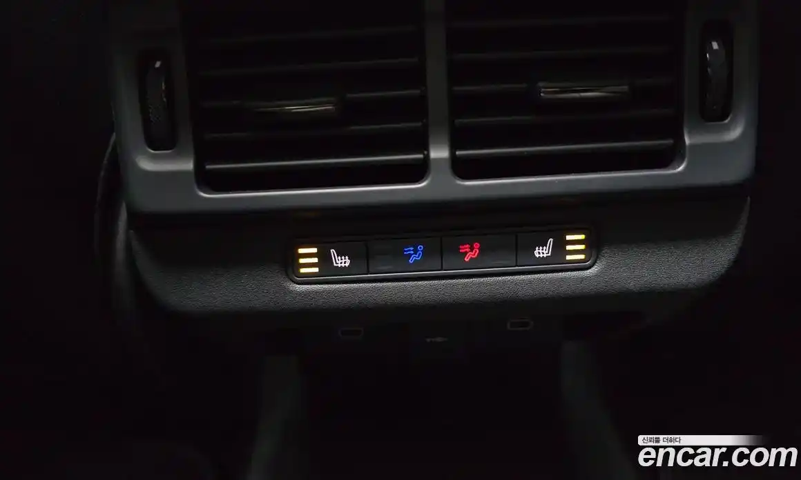 Land Rover Range-Rover Evoque 2025 2.0 Автомат в Москве № 231164, фото 10