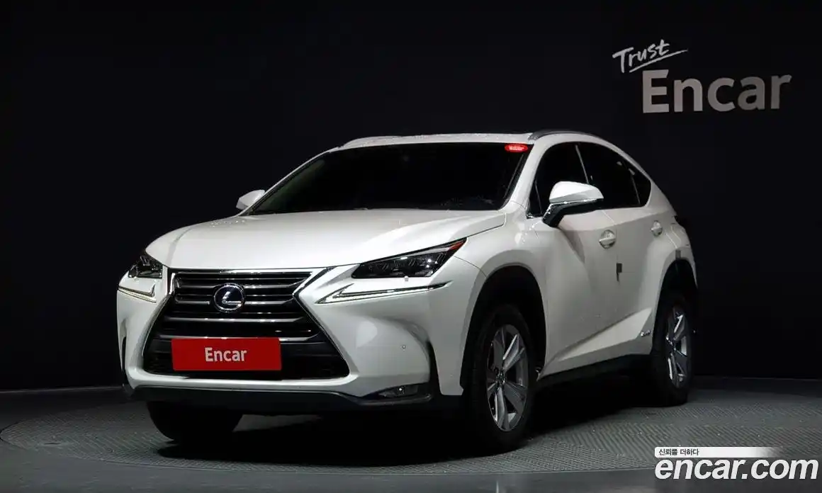 Lexus NX 2017 2.5 Автомат в Москве № 232015, фото 1
