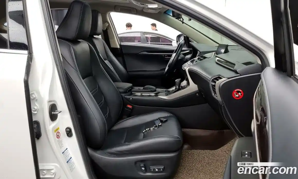 Lexus NX 2017 2.5 Автомат в Москве № 232015, фото 11