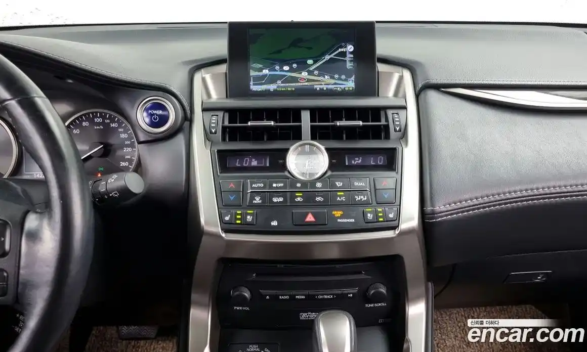 Lexus NX 2017 2.5 Автомат в Москве № 232015, фото 14