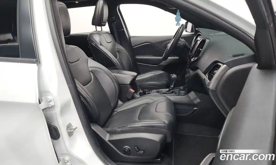 Jeep Cherokee 2021 2.4 Автомат в Москве № 232623, фото 11