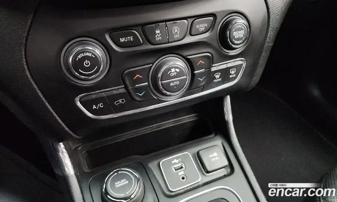 Jeep Cherokee 2021 2.4 Автомат в Москве № 232623, фото 19