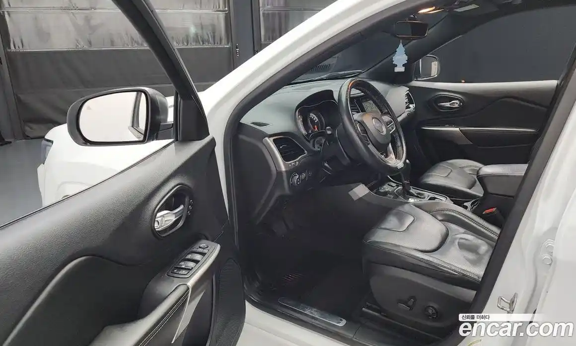 Jeep Cherokee 2021 2.4 Автомат в Москве № 232623, фото 10