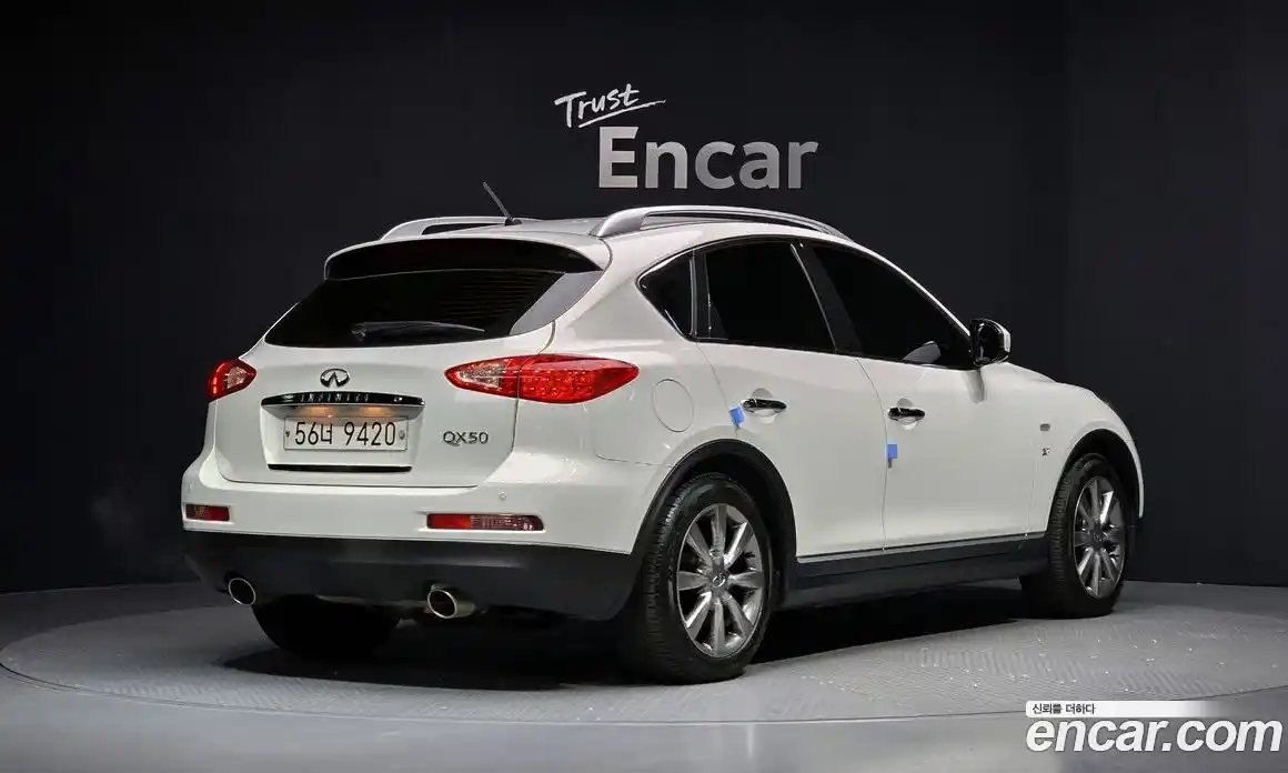 Infiniti QX50 2014 3.7 Автомат в Москве № 256129, фото 17