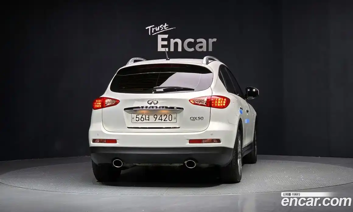 Infiniti QX50 2014 3.7 Автомат в Москве № 256129, фото 3