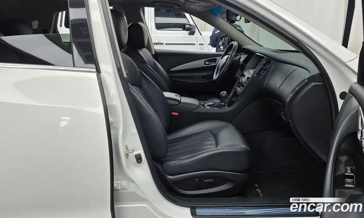 Infiniti QX50 2014 3.7 Автомат в Москве № 256129, фото 6