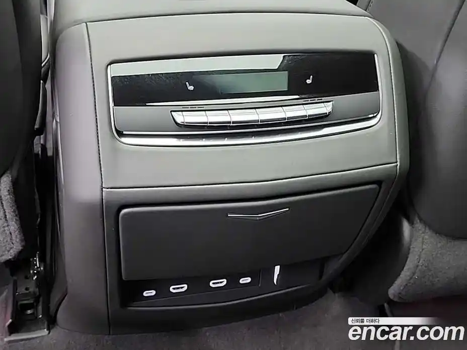 Cadillac Escalade 2023 6.2 Автомат в Москве № 256403, фото 13