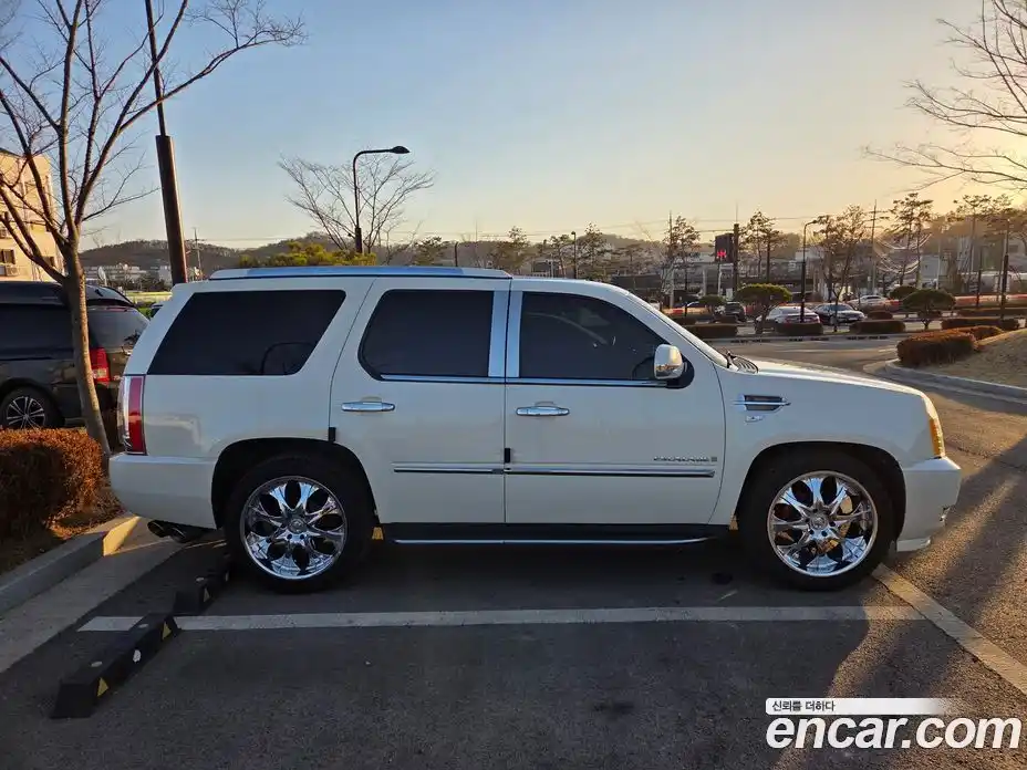 Cadillac Escalade 2007 6.2 Автомат в Москве № 256540, фото 3