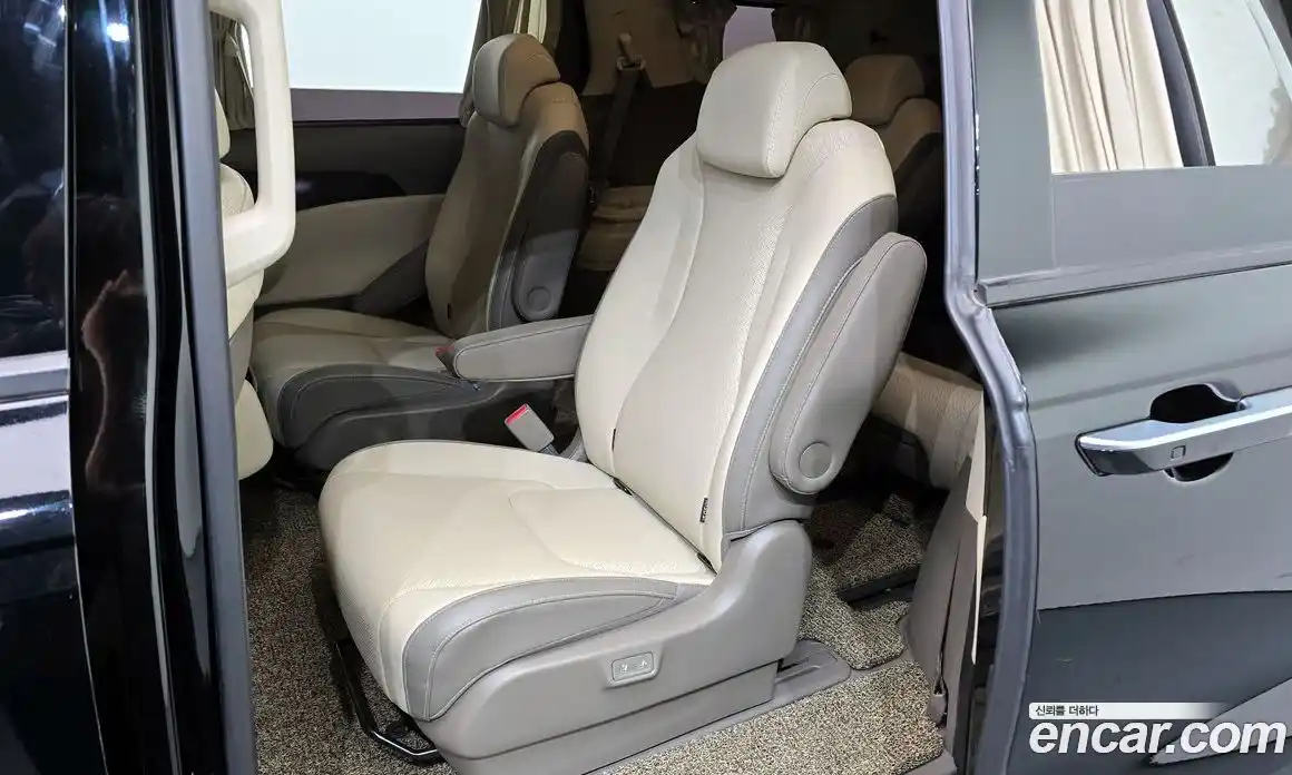 Kia Canival 2022 2.2 Автомат в Москве № 268593, фото 19