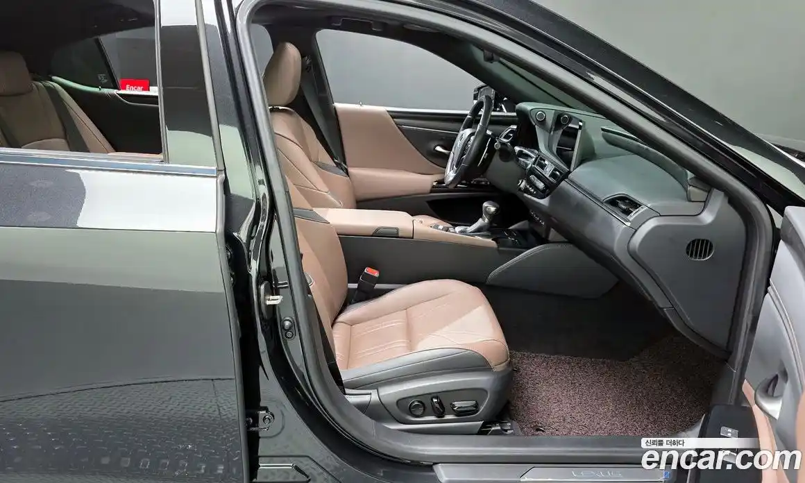 Lexus ES 2023 2.5 Автомат в Москве № 275447, фото 17