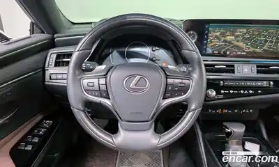 Lexus ES 2023 2.5 Автомат в Москве № 275447, миниатюра 2
