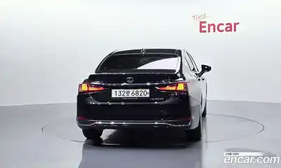 Lexus ES 2023 2.5 Автомат в Москве № 275447, миниатюра 4
