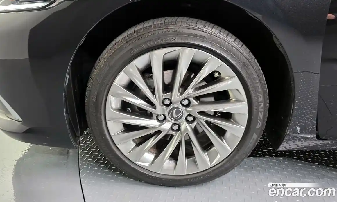 Lexus ES 2023 2.5 Автомат в Москве № 275447, фото 5