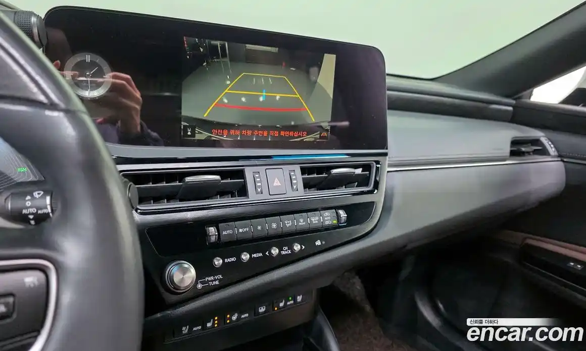 Lexus ES 2023 2.5 Автомат в Москве № 275447, фото 9