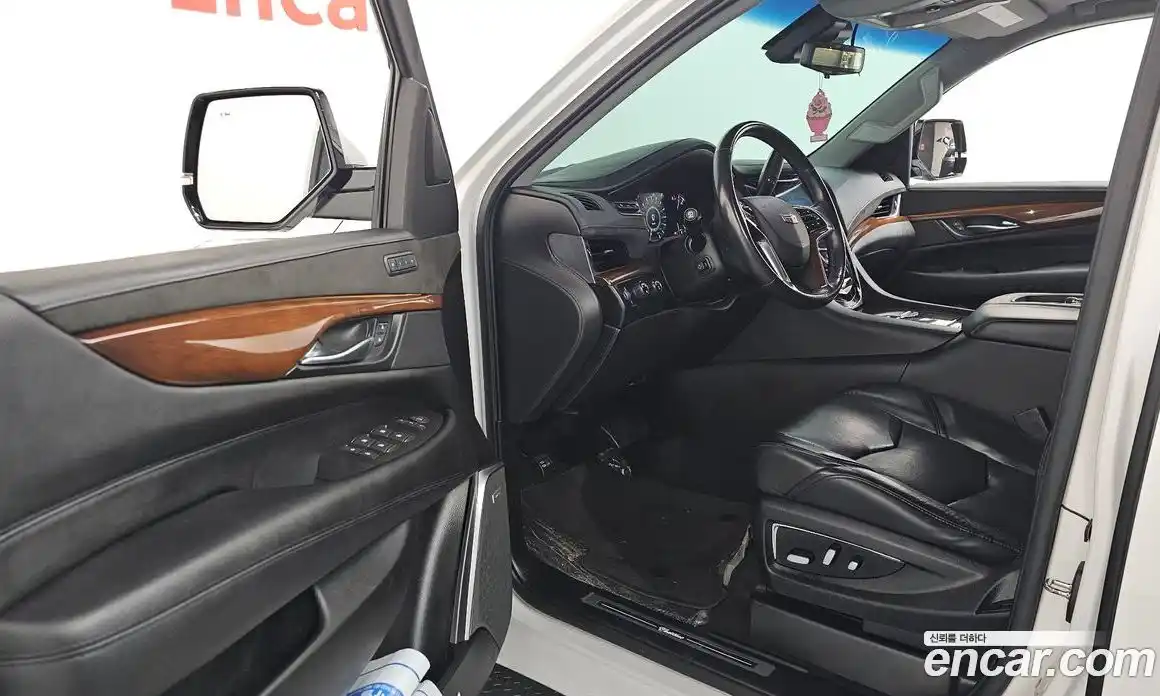 Cadillac Escalade 2019 6.2 Автомат в Москве № 296468, фото 10