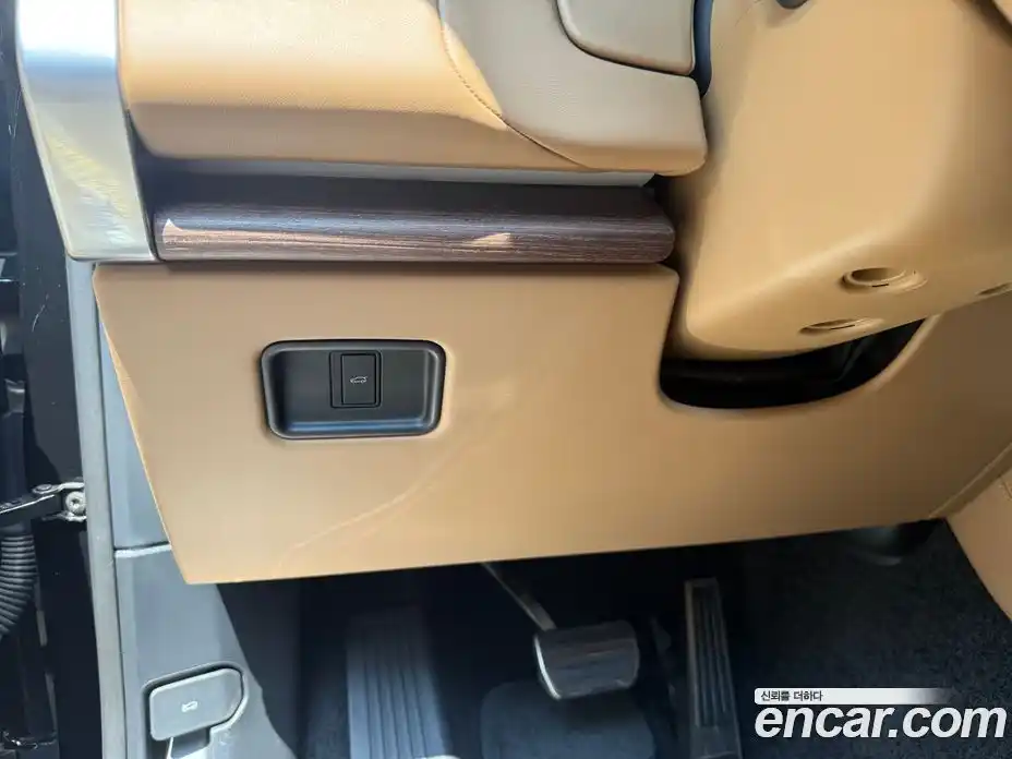 Land Rover Range-Rover 2024 4.4 Автомат в Москве № 316370, фото 15