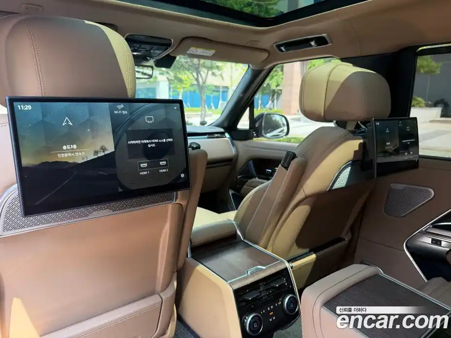 Land Rover Range-Rover 2024 4.4 Автомат в Москве № 316370, фото 16