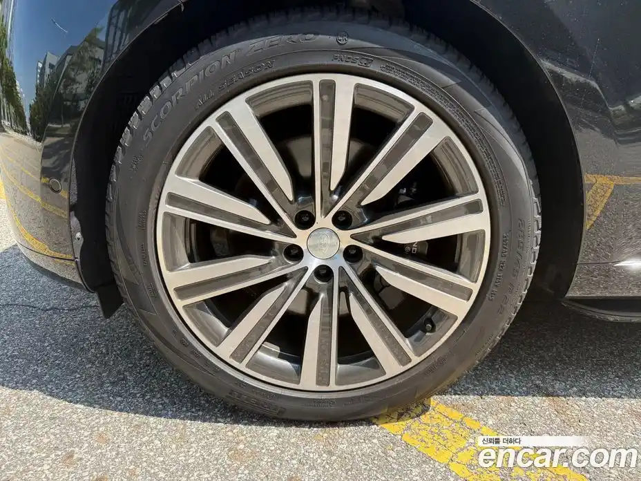 Land Rover Range-Rover 2024 4.4 Автомат в Москве № 316370, фото 5