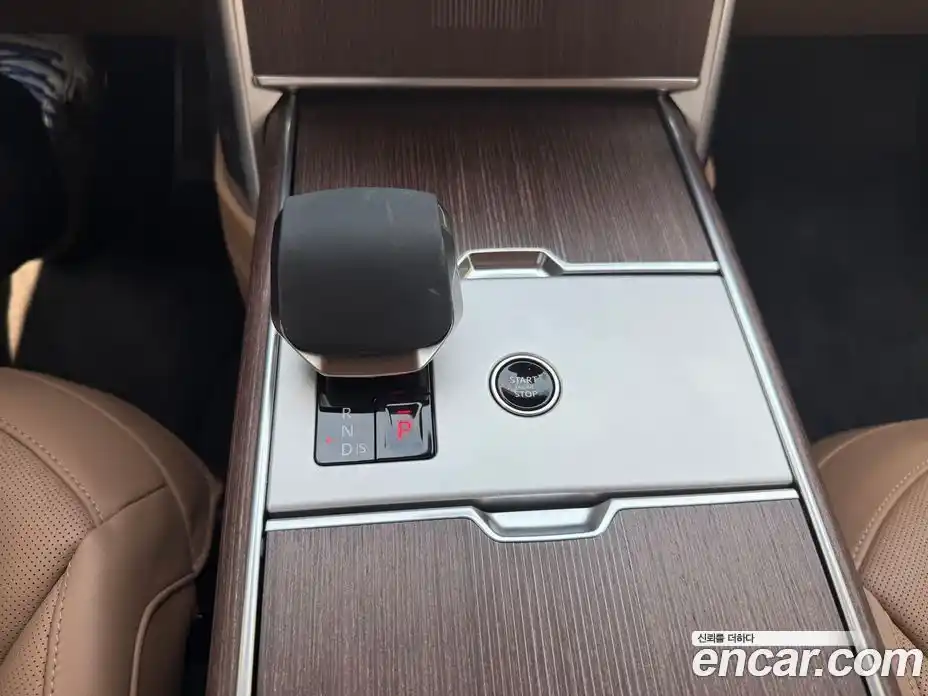 Land Rover Range-Rover 2024 4.4 Автомат в Москве № 316370, фото 9