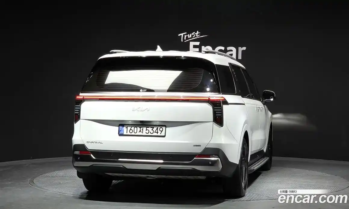 Kia Canival 2024 1.6 Автомат в Москве № 321174, фото 4