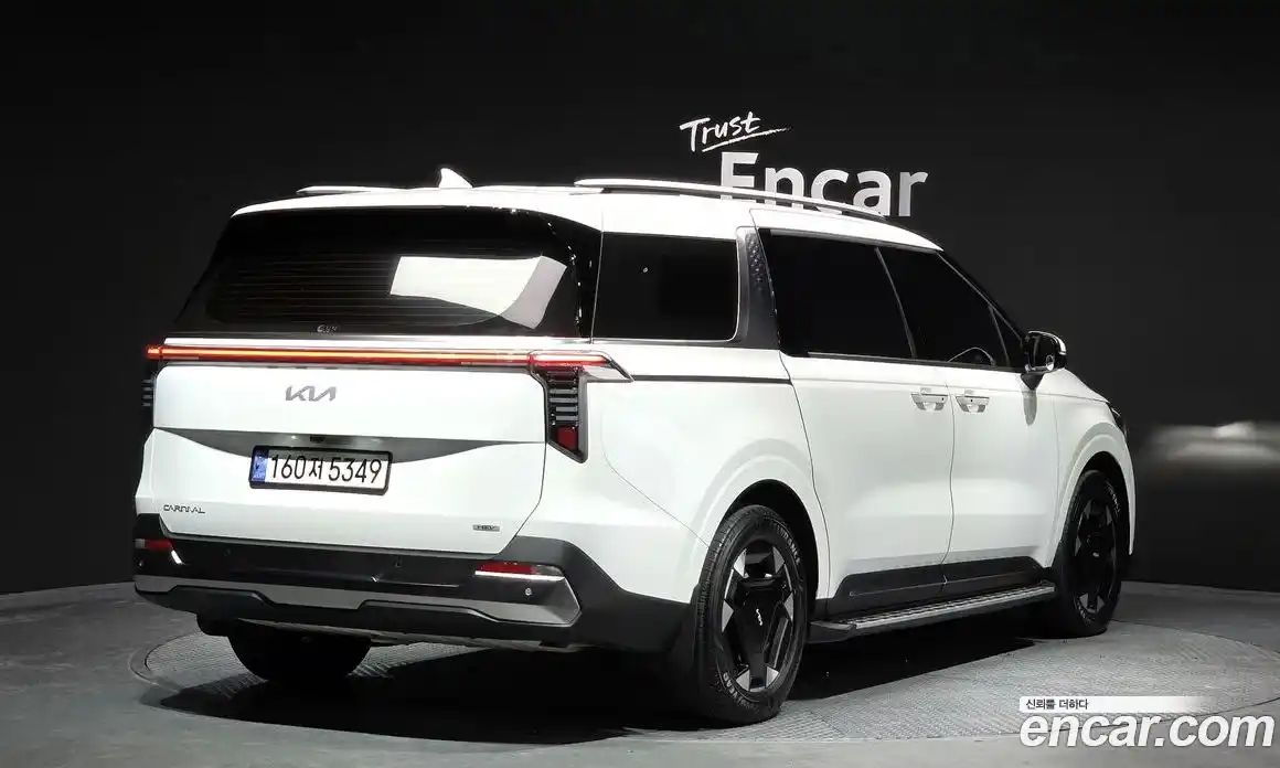 Kia Canival 2024 1.6 Автомат в Москве № 321174, фото 8