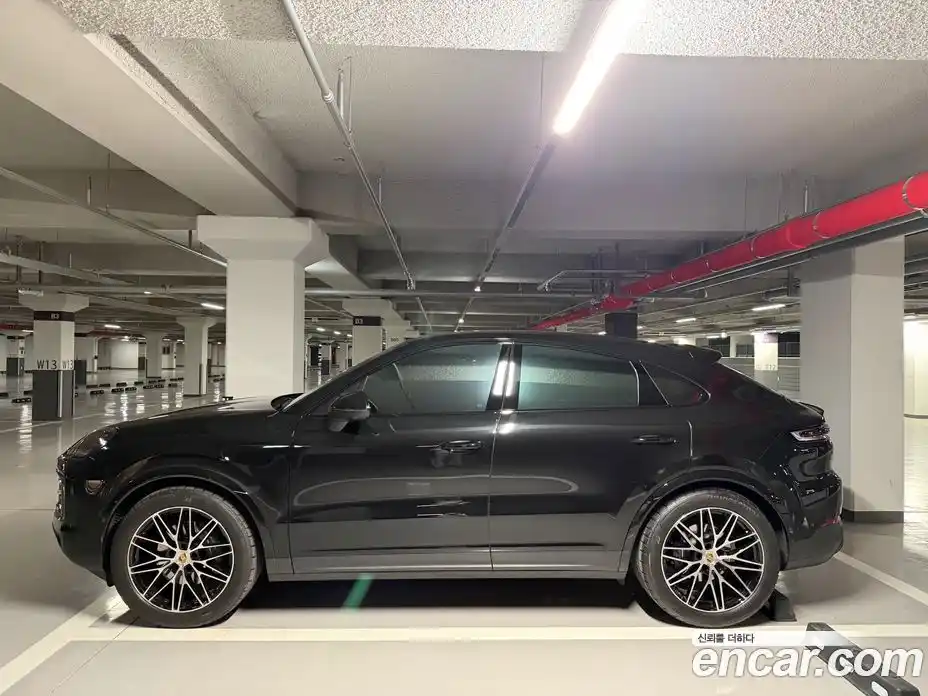 Porsche Cayenne 2024 3.0 Автомат в Москве № 327334, фото 3