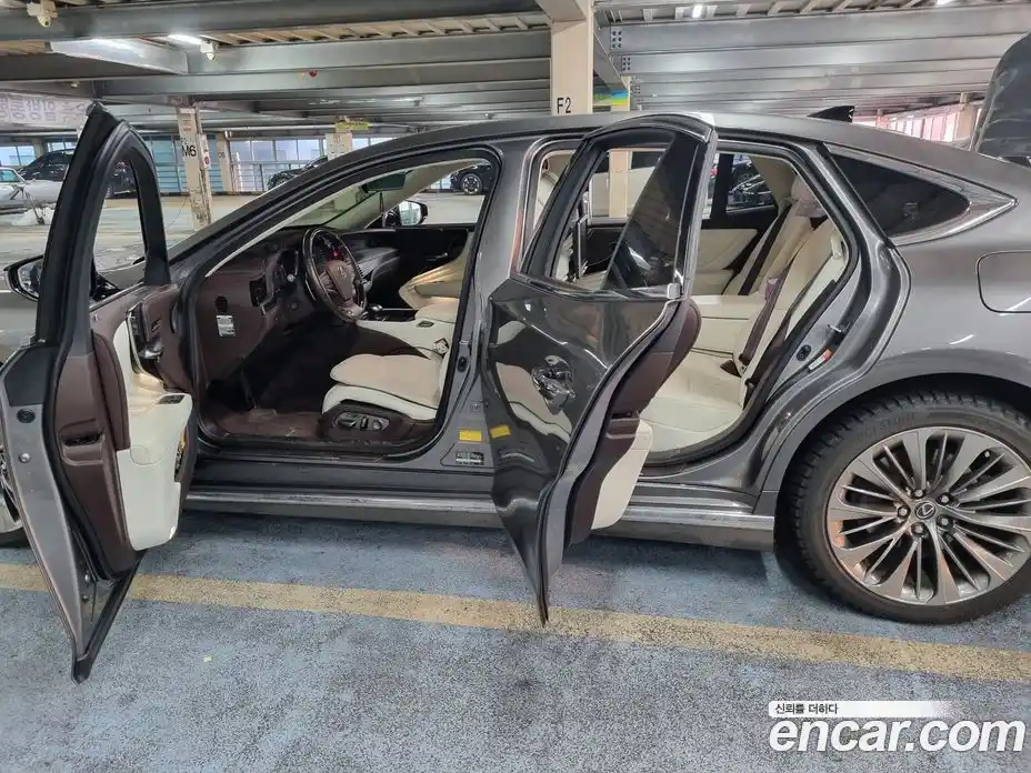 Lexus LS 2020 3.4 Автомат в Москве № 329667, фото 9