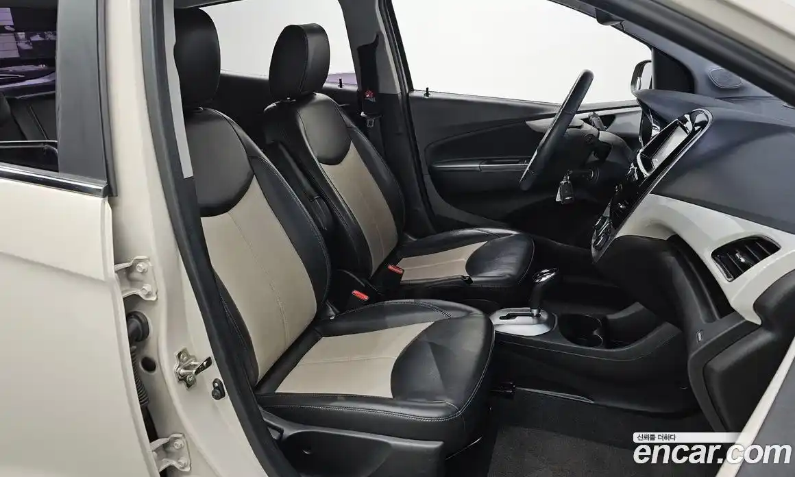 Chevrolet Spark 2016 1.0 Автомат в Москве № 331780, фото 10