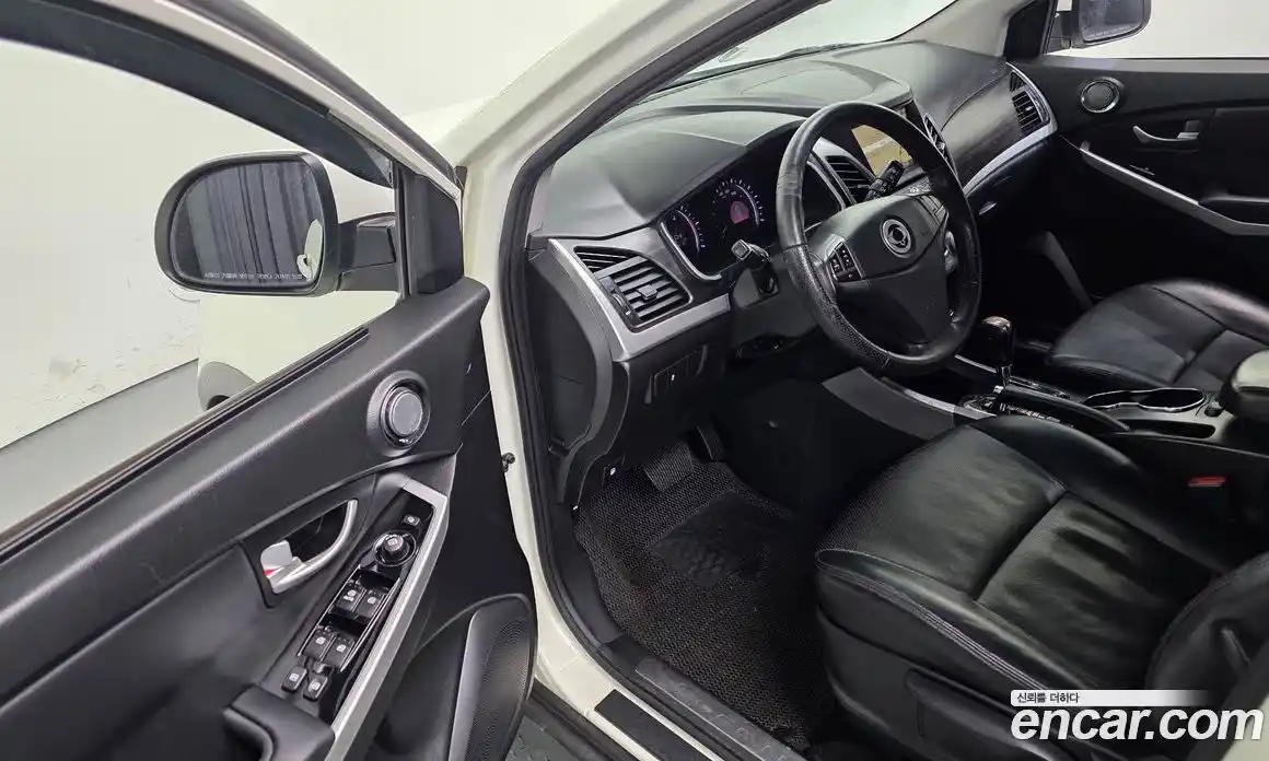 SsangYong Korando 2015 2.0 Автомат в Москве № 341591, фото 17