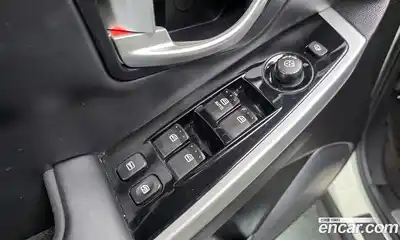 SsangYong Korando 2015 2.0 Автомат в Москве № 341591, миниатюра 9