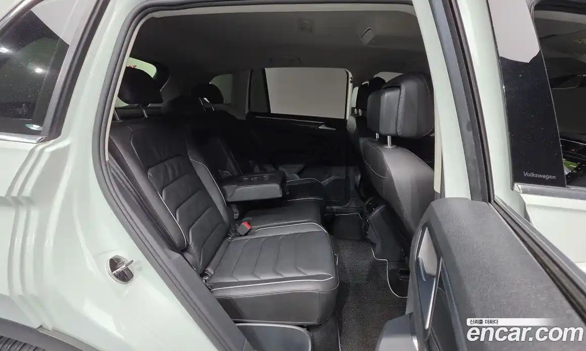 Volkswagen Tiguan 2023 2.0 Автомат в Москве № 432233, фото 19