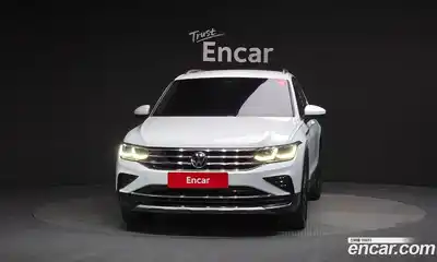 Volkswagen Tiguan 2023 2.0 Автомат в Москве № 432233, миниатюра 3