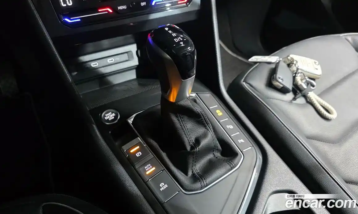 Volkswagen Tiguan 2023 2.0 Автомат в Москве № 432233, фото 9