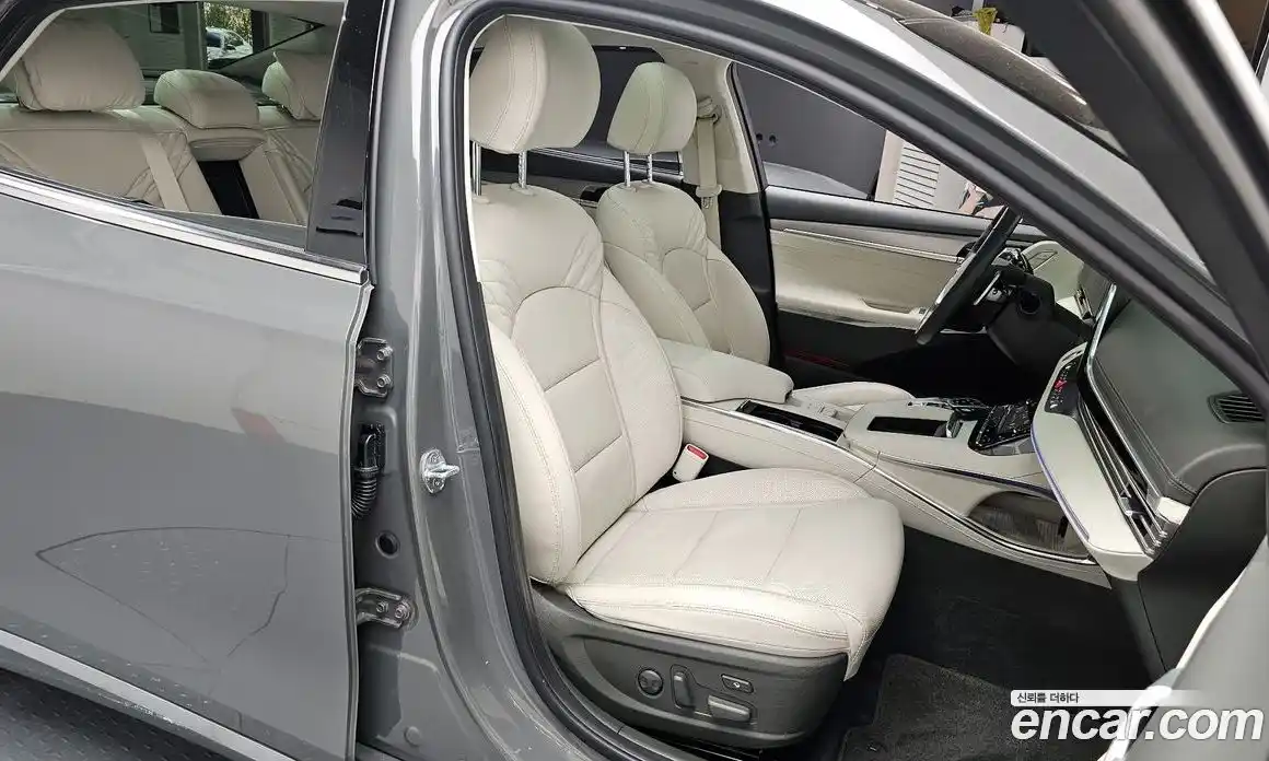 Hyundai Grandeur 2023 2.5 Автомат в Москве № 449692, фото 12