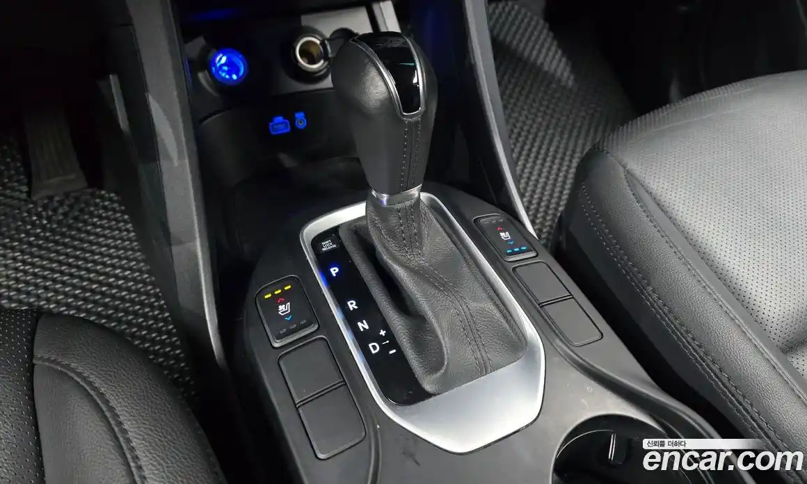 Hyundai Santa Fe 2016 2.0 Автомат в Москве № 450344, фото 8