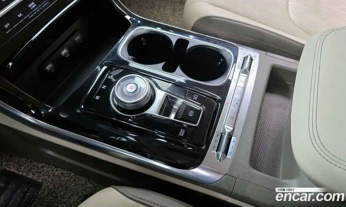 Kia Canival 2022 2.2 Автомат в Москве № 460854, фото 9