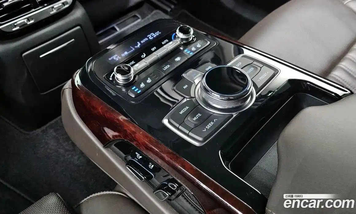 Genesis EQ900 2017 3.8 Автомат в Москве № 58499, фото 18