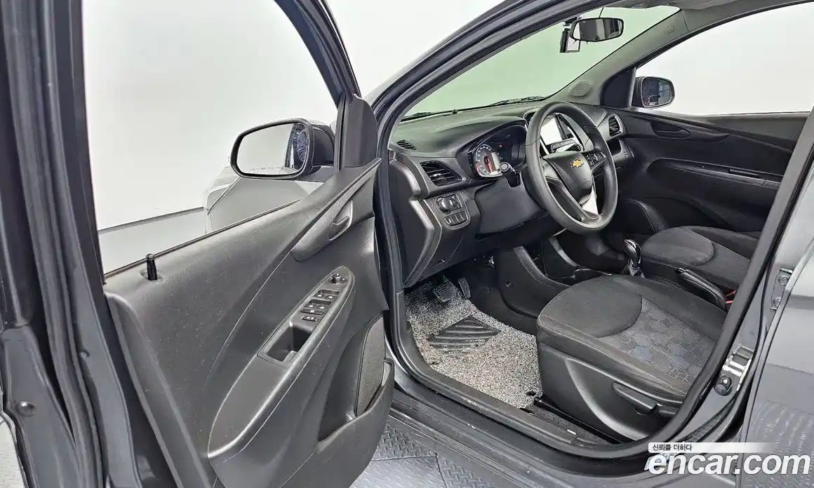 Chevrolet Spark 2017 1.0 Робот в Москве № 74930, фото 13