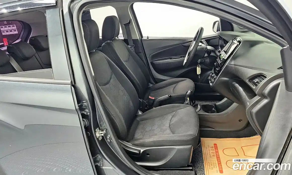 Chevrolet Spark 2017 1.0 Робот в Москве № 74930, фото 7