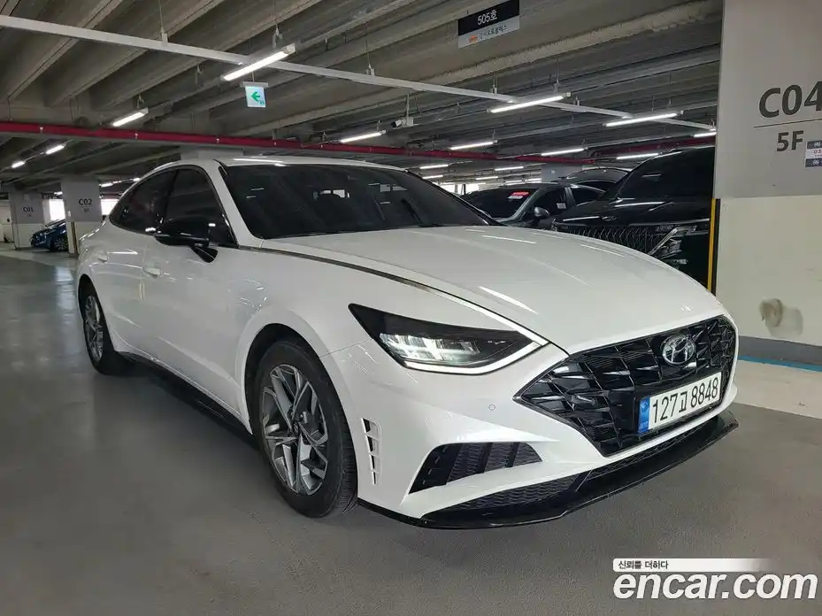 Hyundai Sonata 2023 2.0 Автомат в Москве № 111120, фото 1
