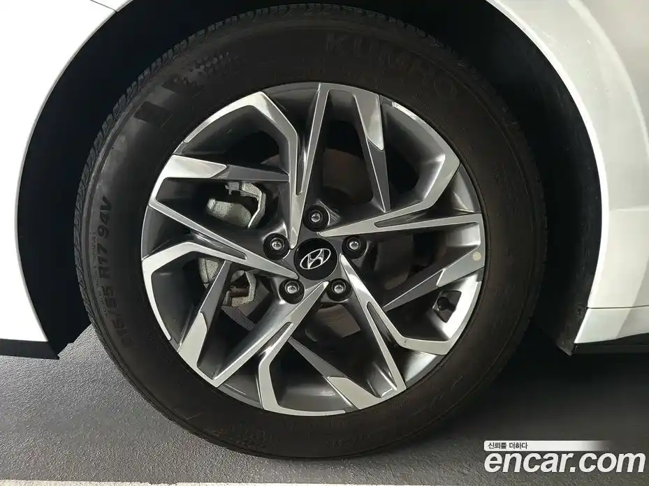 Hyundai Sonata 2023 2.0 Автомат в Москве № 111120, фото 5