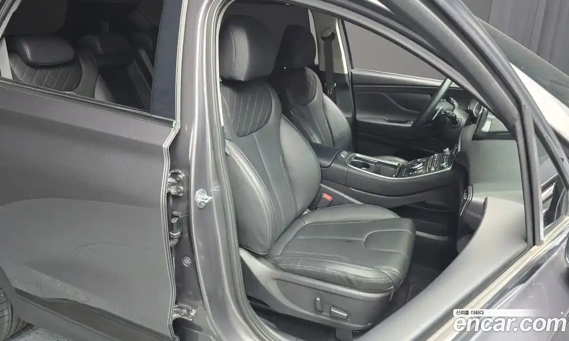 Hyundai Santa Fe 2023 1.6 Автомат в Москве № 111852, фото 9