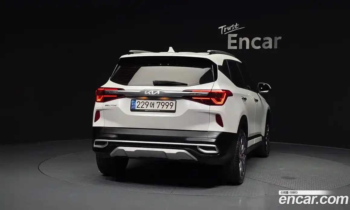 Kia Seltos 2023 1.6 Автомат в Москве № 123048, фото 12