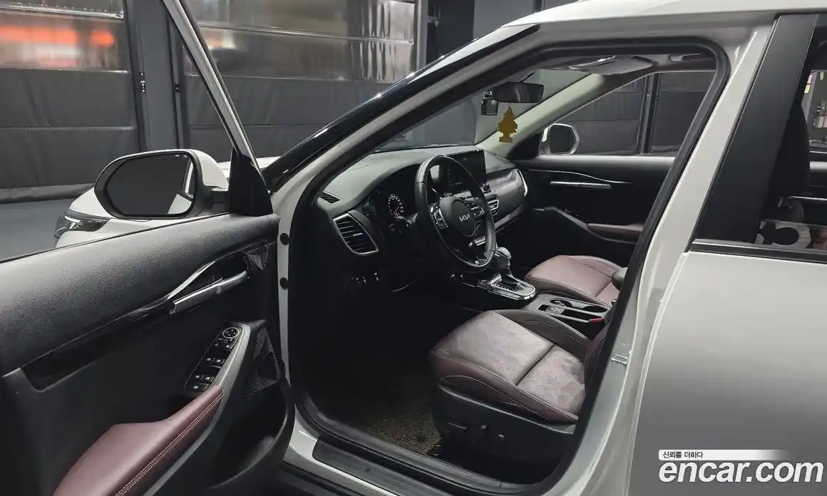 Kia Seltos 2023 1.6 Автомат в Москве № 123048, фото 14