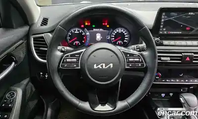 Kia Seltos 2023 1.6 Автомат в Москве № 123048, миниатюра 2